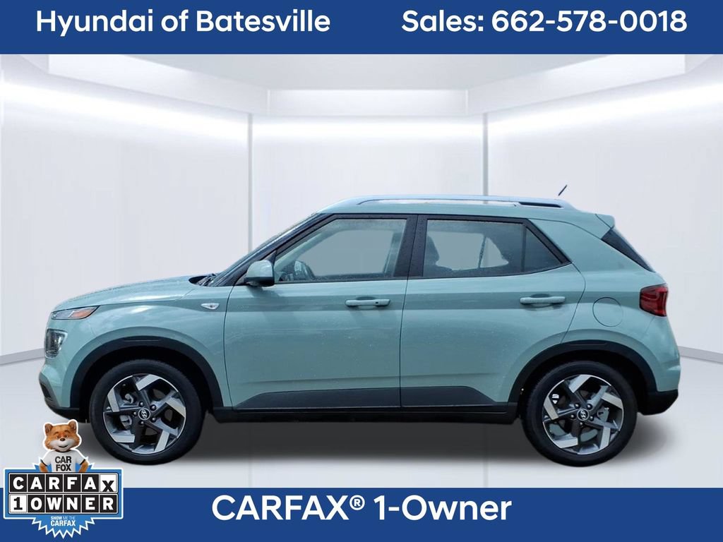 Used 2025 Hyundai Venue SEL FWD image 2