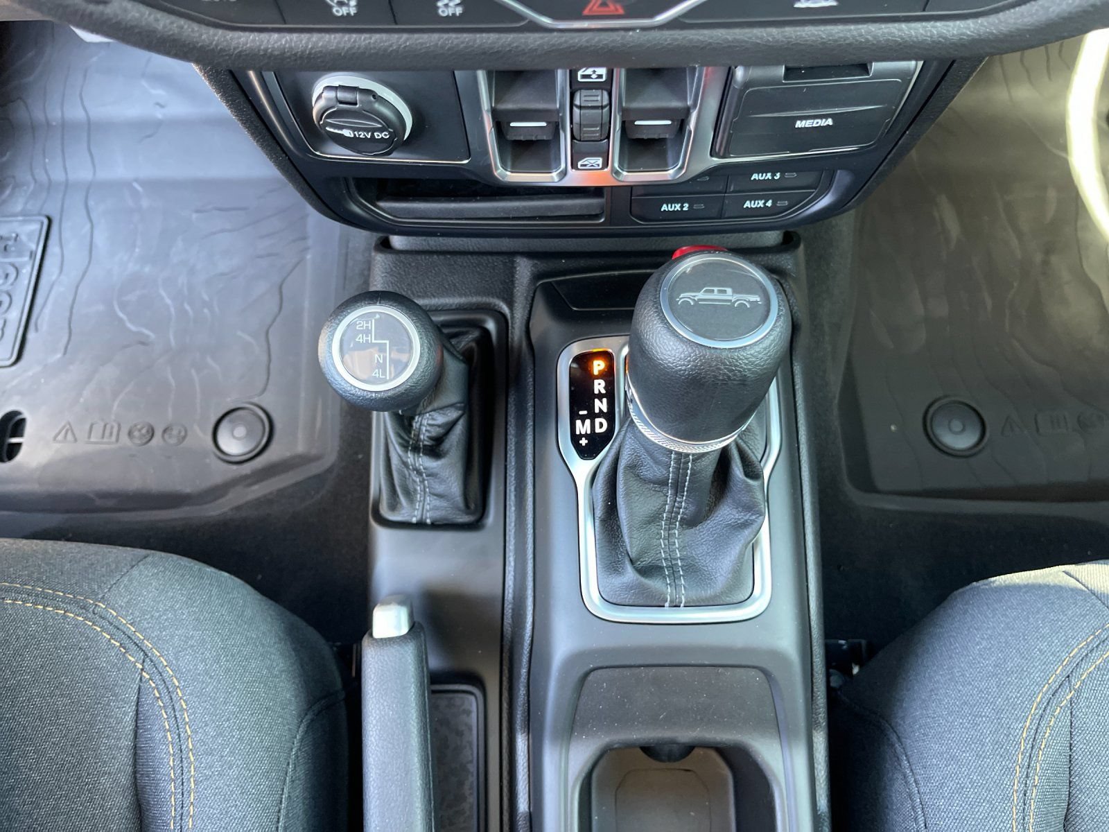 New 2026 Jeep Gladiator Sport AWD/4WD image 22
