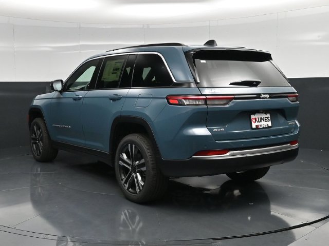 New 2027 Jeep Grand Cherokee Limited w/ Trailer Tow Package AWD/4WD image 9