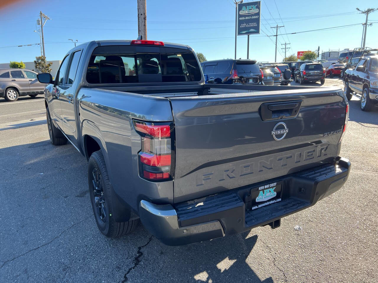 Used 2023 Nissan Frontier SV w/ Technology Package image 4