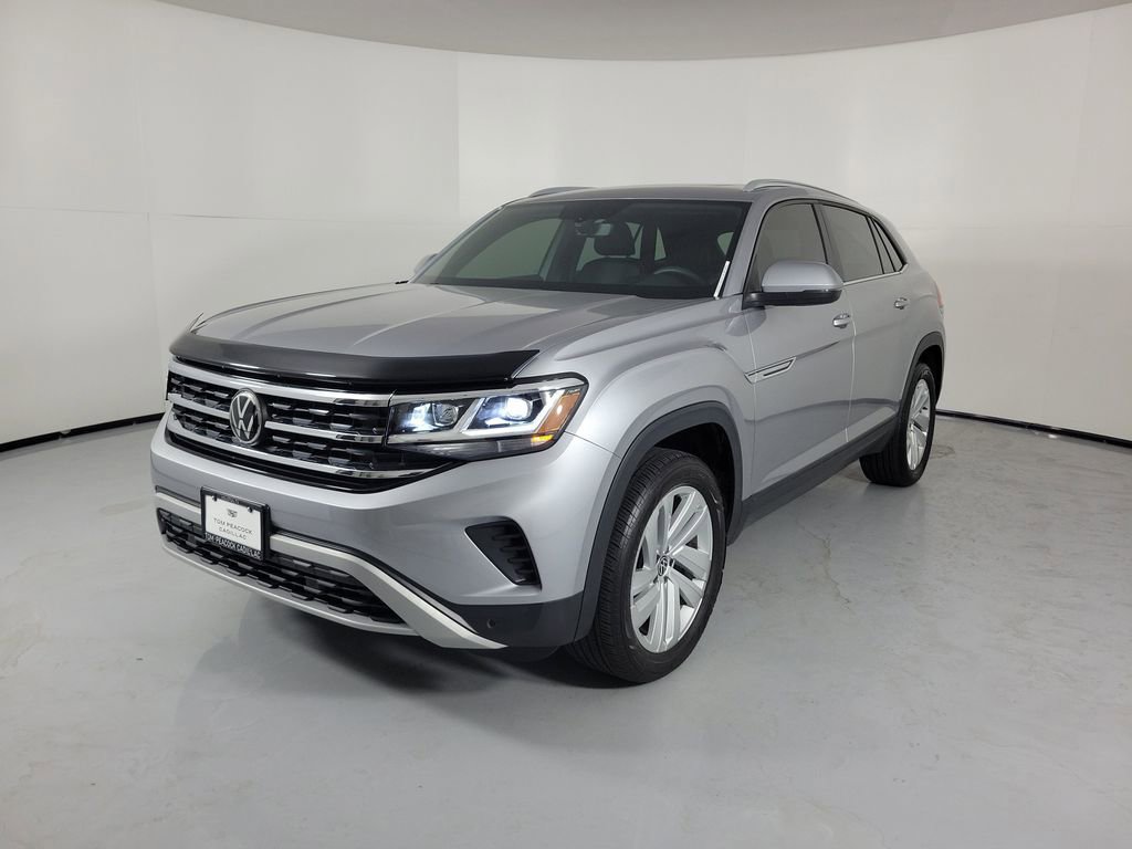 Used 2022 Volkswagen Atlas Cross Sport SE FWD image 2