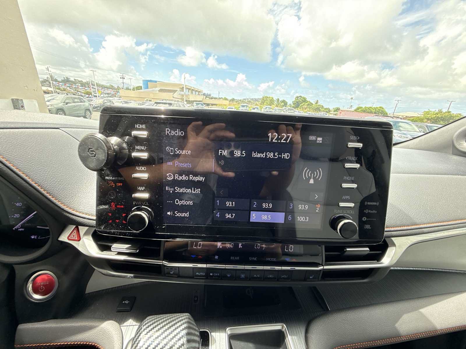 Used 2022 Toyota Sienna XSE AWD/4WD image 17