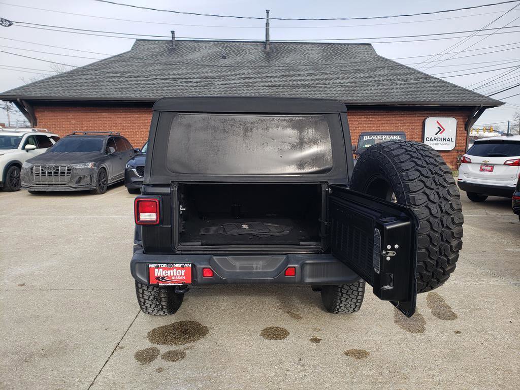 Used 2018 Jeep Wrangler Unlimited Sahara image 7