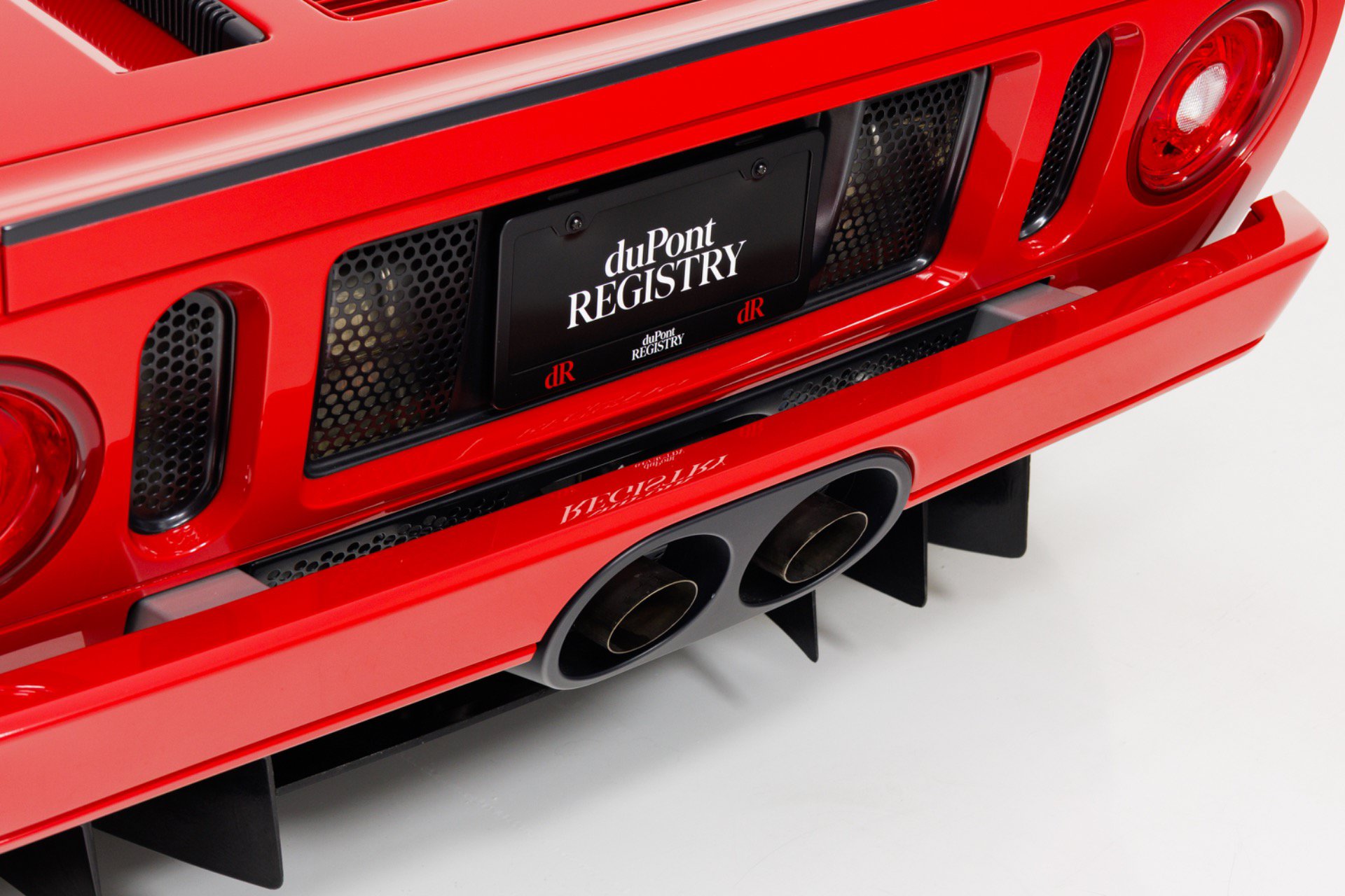 Used 2006 Ford GT RWD image 86