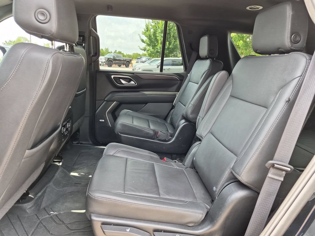 Used 2023 Chevrolet Tahoe Z71 w/ Luxury Package AWD/4WD image 36