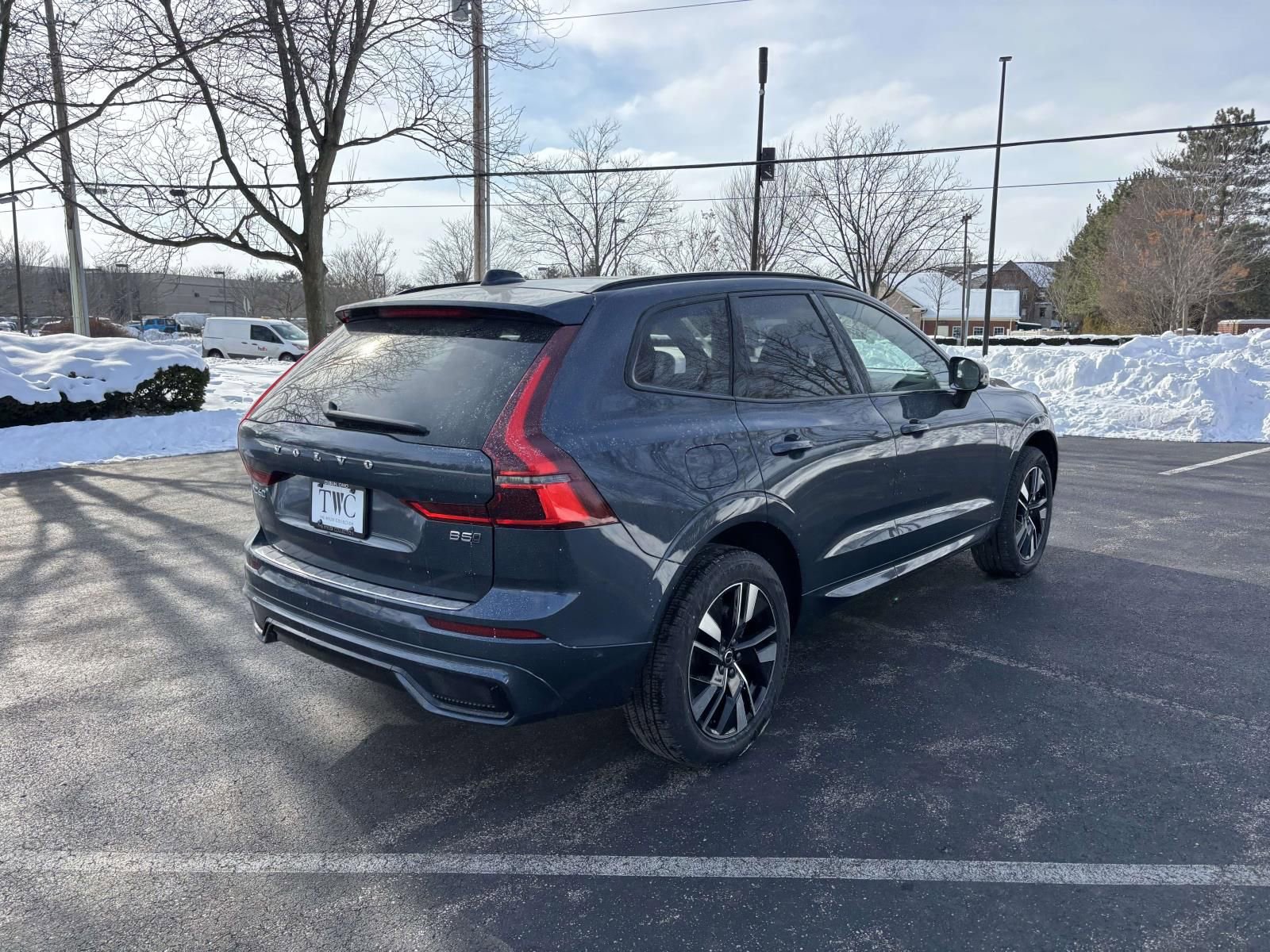 New 2026 Volvo XC60 B5 Plus w/ Protection Package Premier image 7