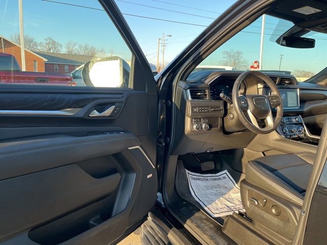Used 2022 GMC Yukon XL Denali image 9