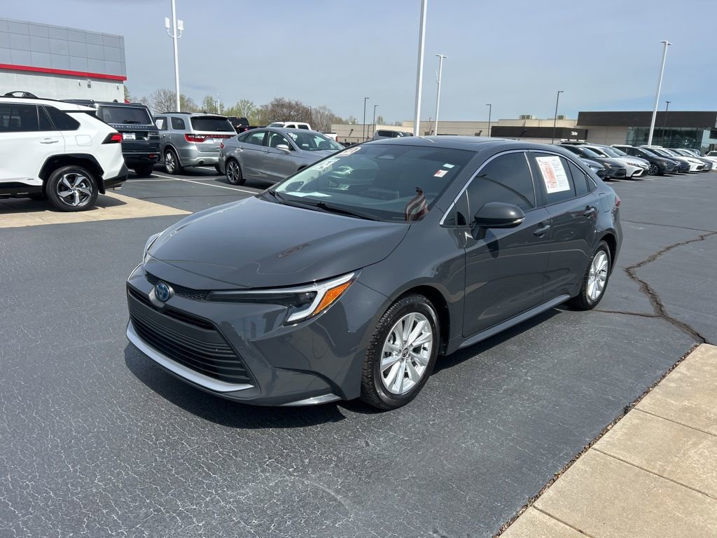 Used 2024 Toyota Corolla XLE image 1