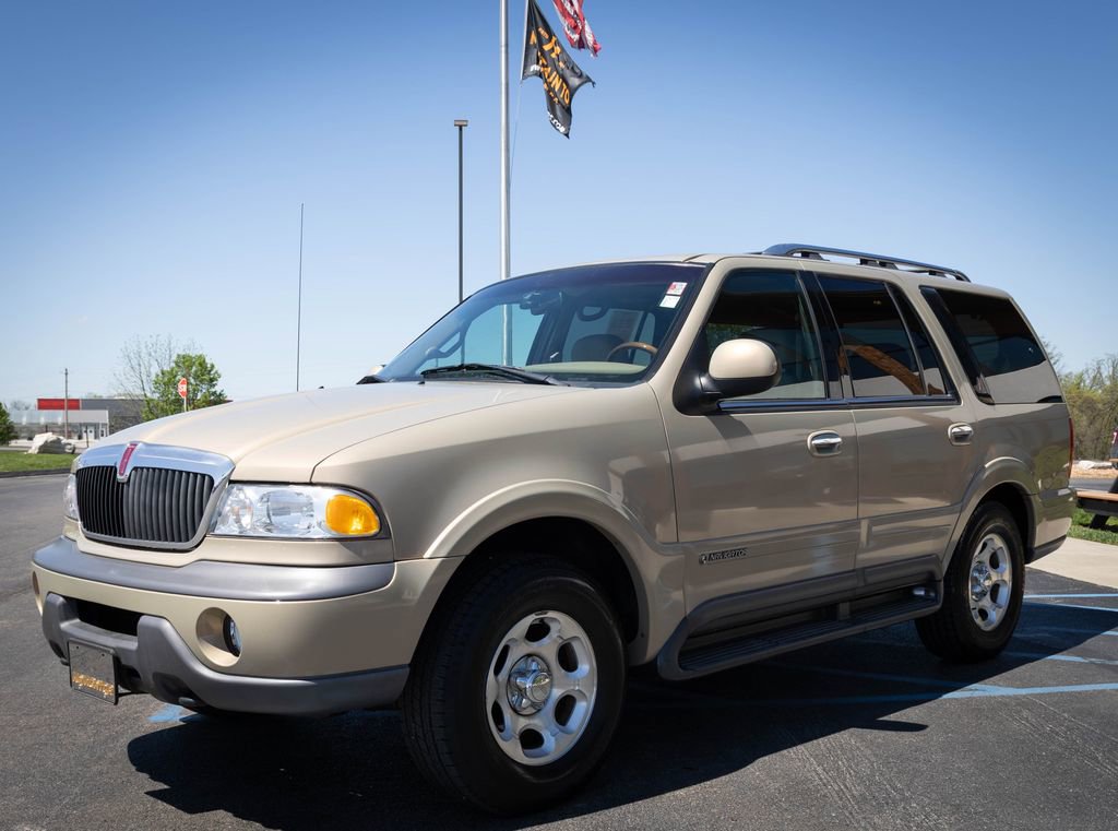 Used 1998 Lincoln Navigator 4WD image 13