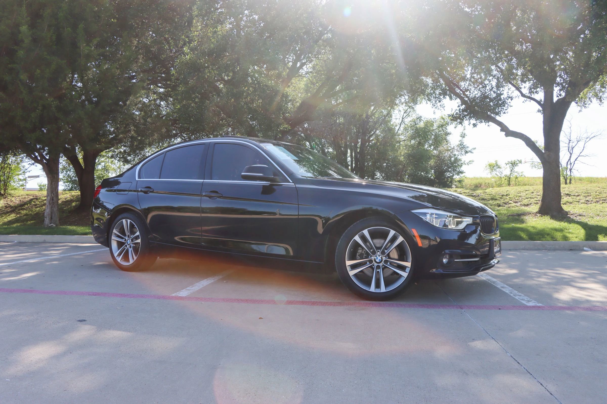 Used 2018 BMW 330i xDrive Sedan AWD/4WD image 1