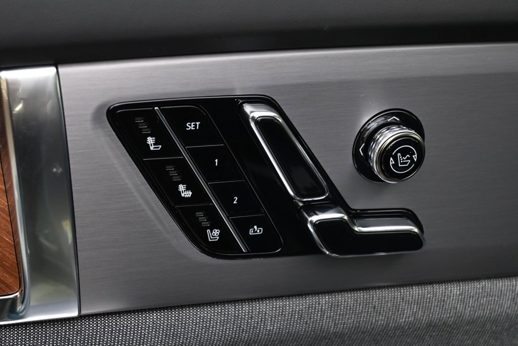 New 2026 Cadillac Vistiq Premium Luxury w/ LPO, Floor Liner Package image 14