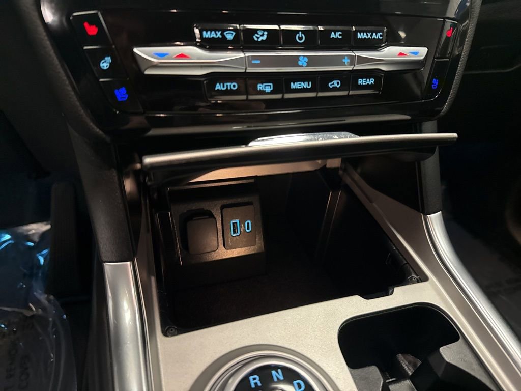 Used 2023 Ford Explorer Limited image 21