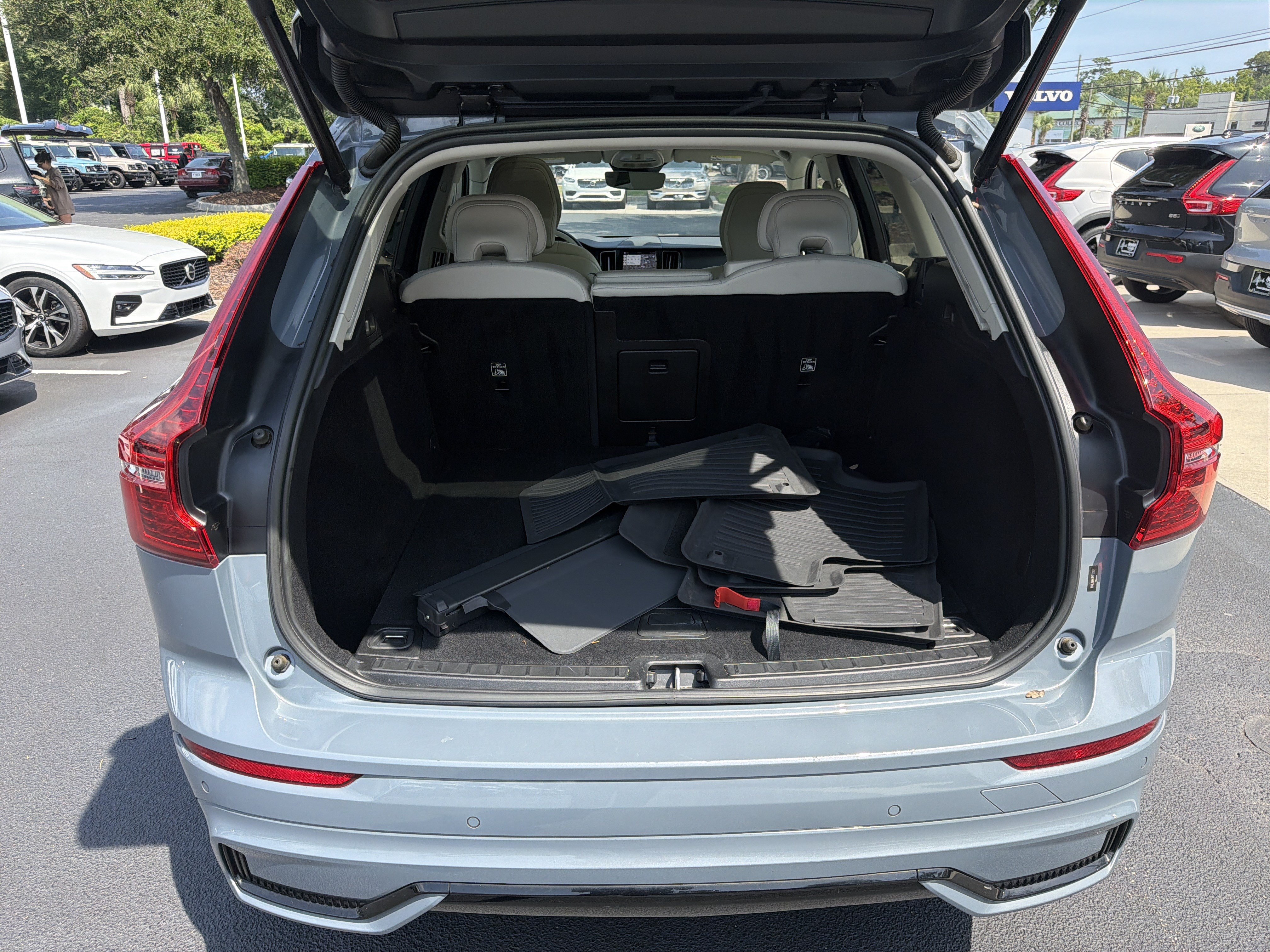 Certified 2024 Volvo XC60 B5 Core AWD/4WD image 34