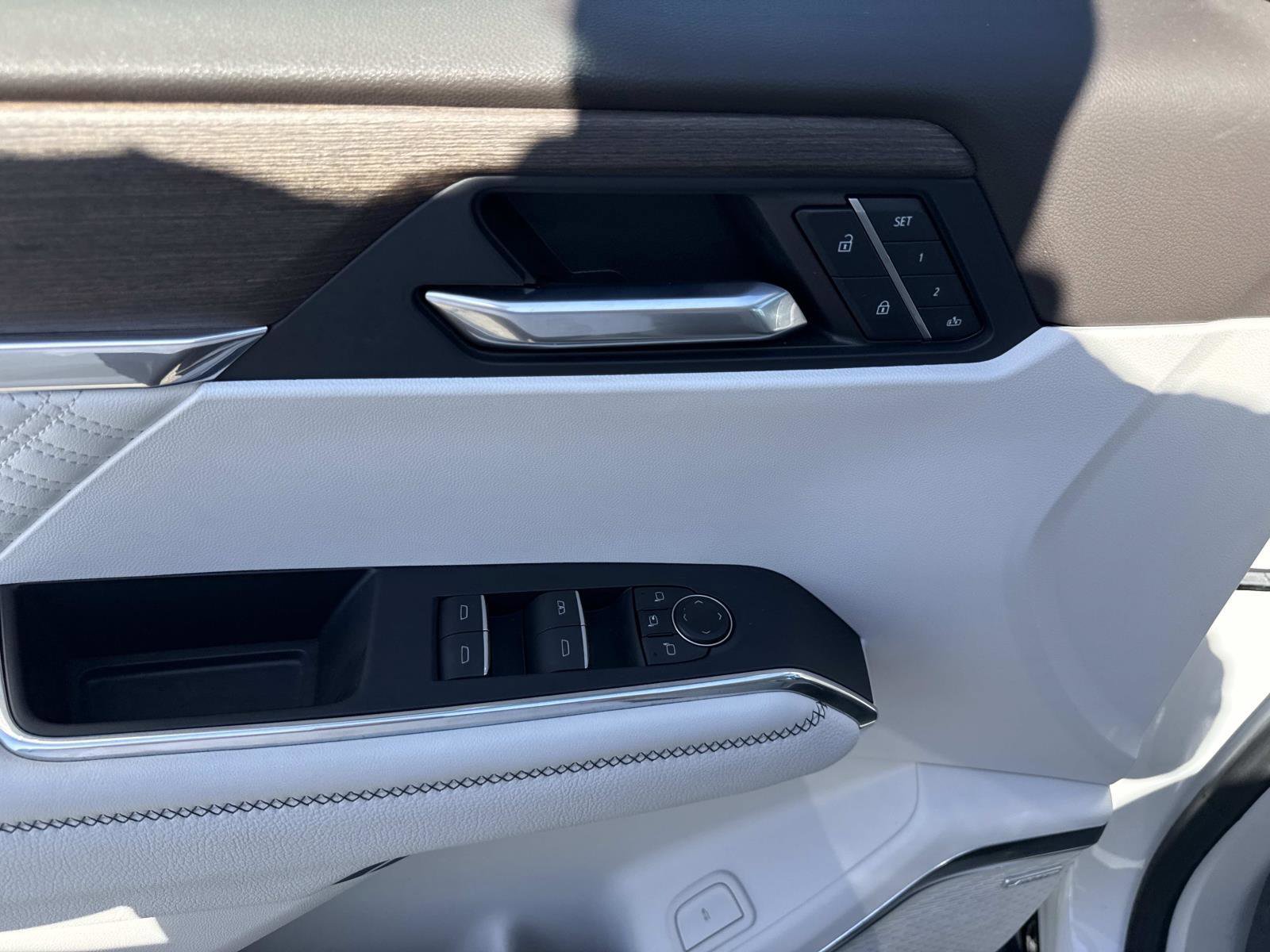 Used 2024 GMC Acadia Denali image 19