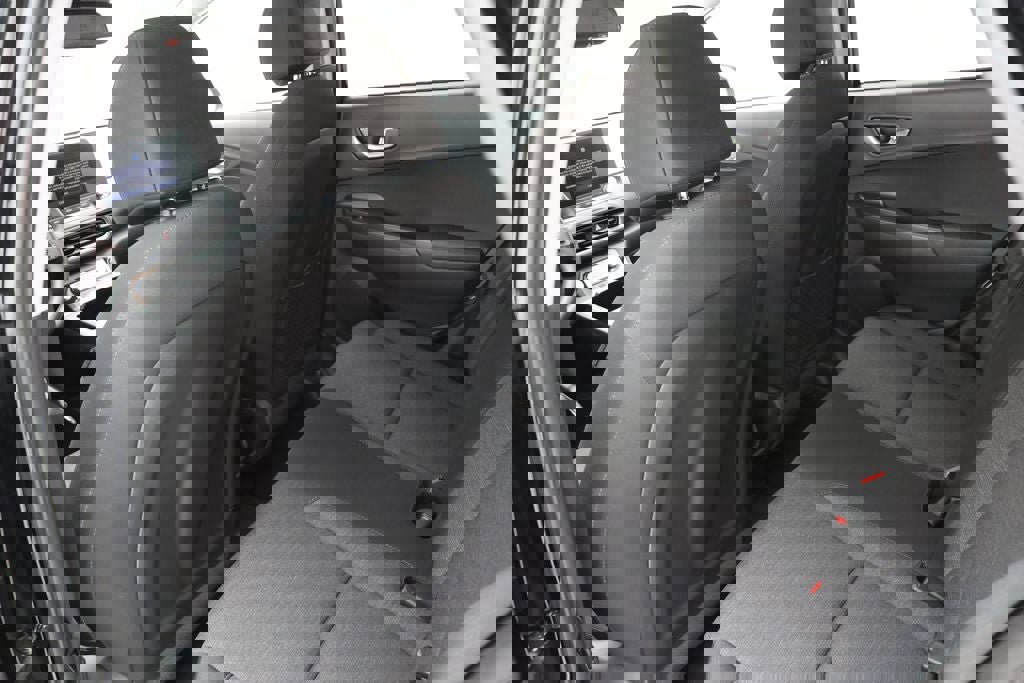 Used 2023 Hyundai Kona SE image 11