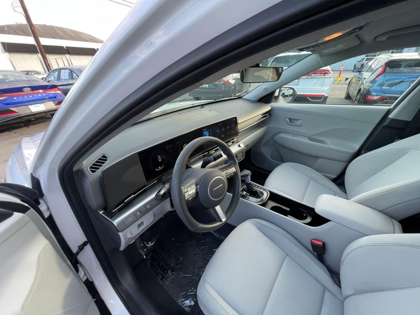 Used 2025 Hyundai Kona SEL image 34