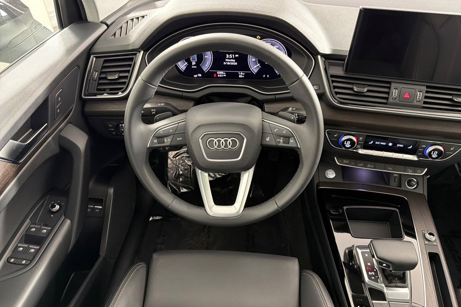 Used 2025 Audi Q5 e Premium AWD/4WD image 13