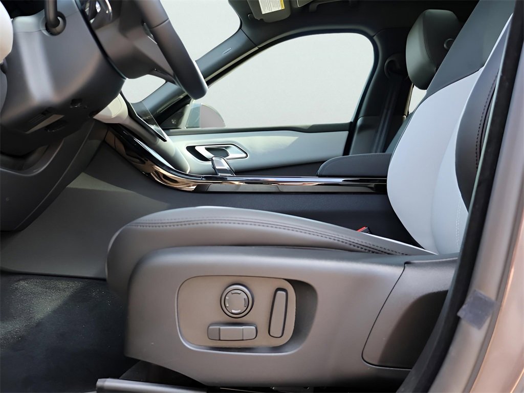 New 2026 Land Rover Range Rover Velar Dynamic SE image 37