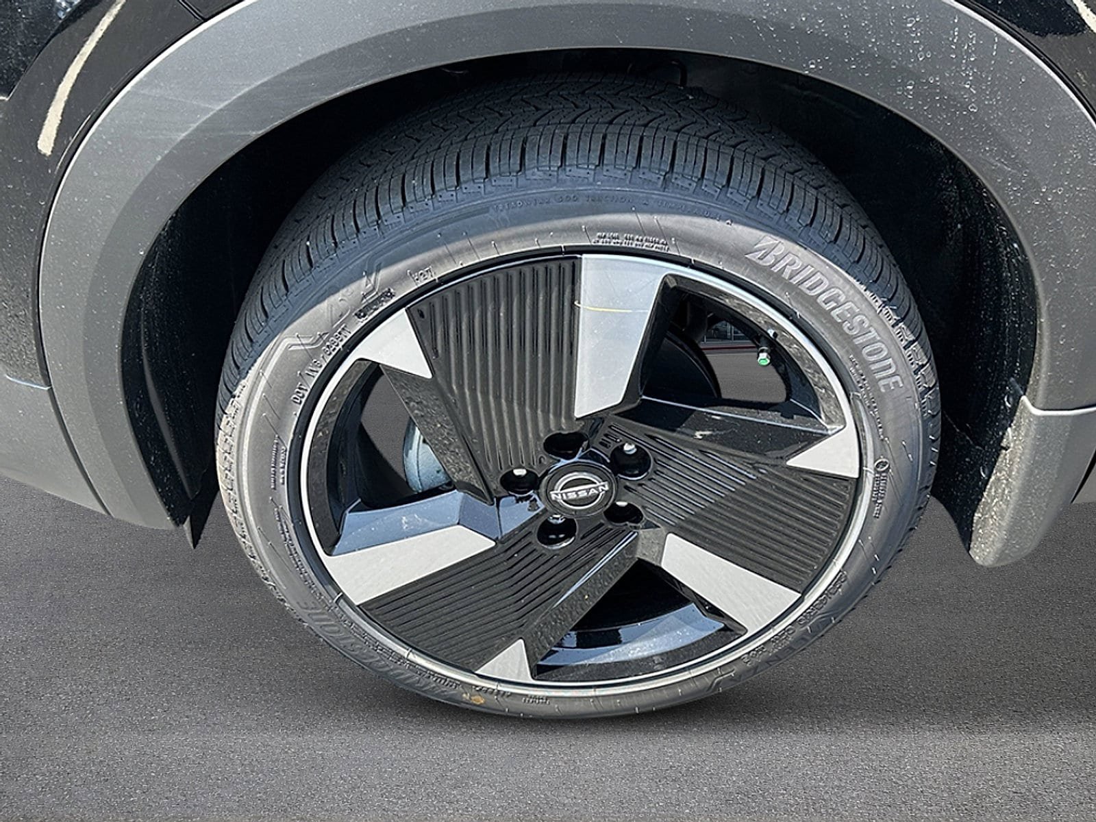 New 2026 Nissan Kicks SR w/ SR Premium Package AWD/4WD image 8