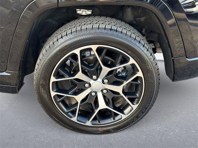 Used 2023 Jeep Grand Cherokee Summit image 10