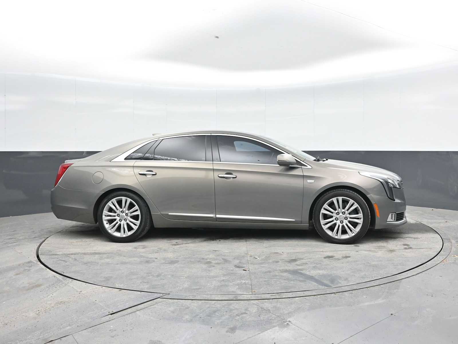 Used 2019 Cadillac XTS Luxury FWD image 8