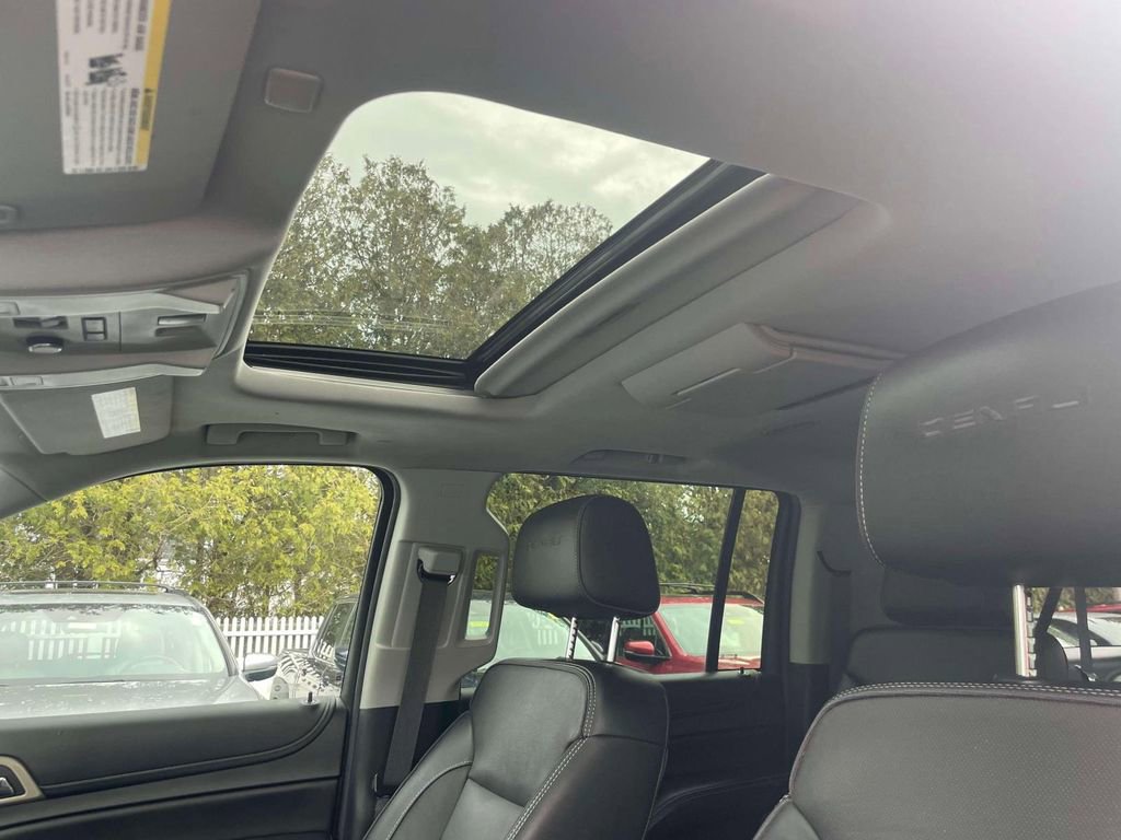 Used 2020 GMC Yukon XL Denali w/ Denali Ultimate Package image 19