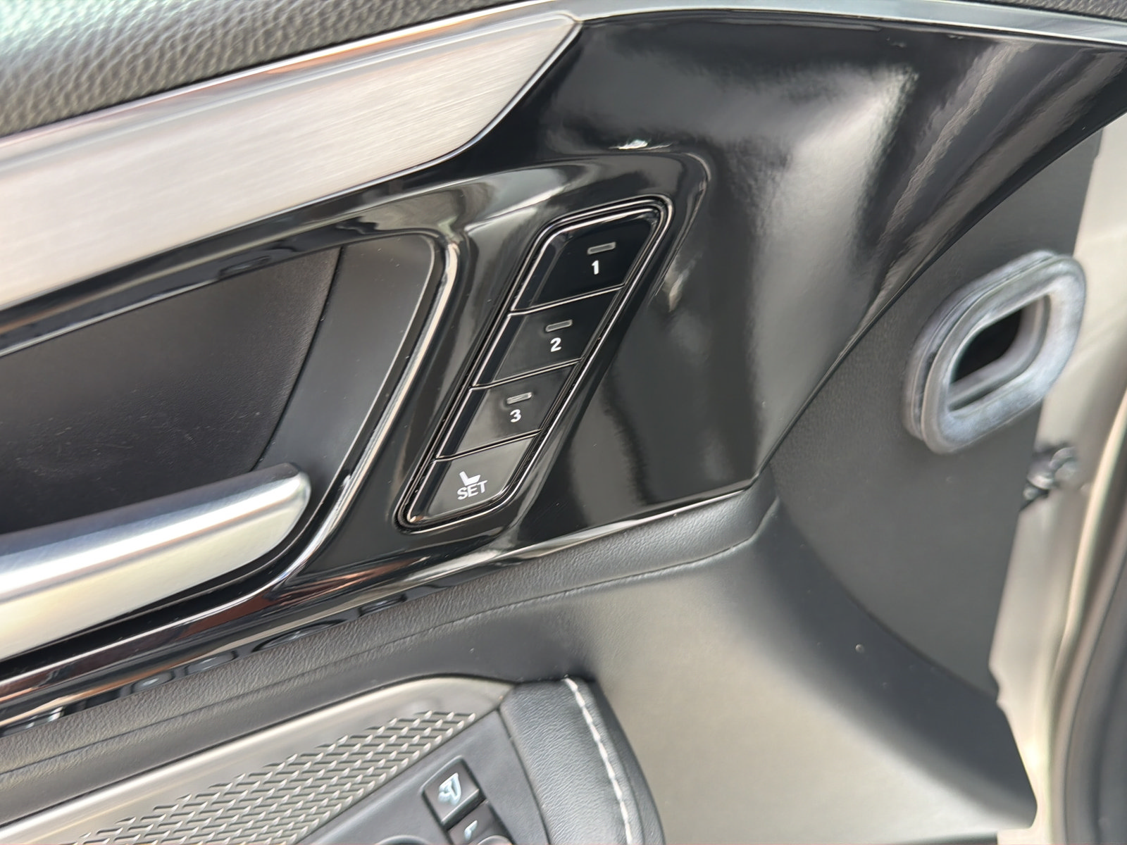 Used 2024 Acura MDX w/ Technology Package FWD image 30