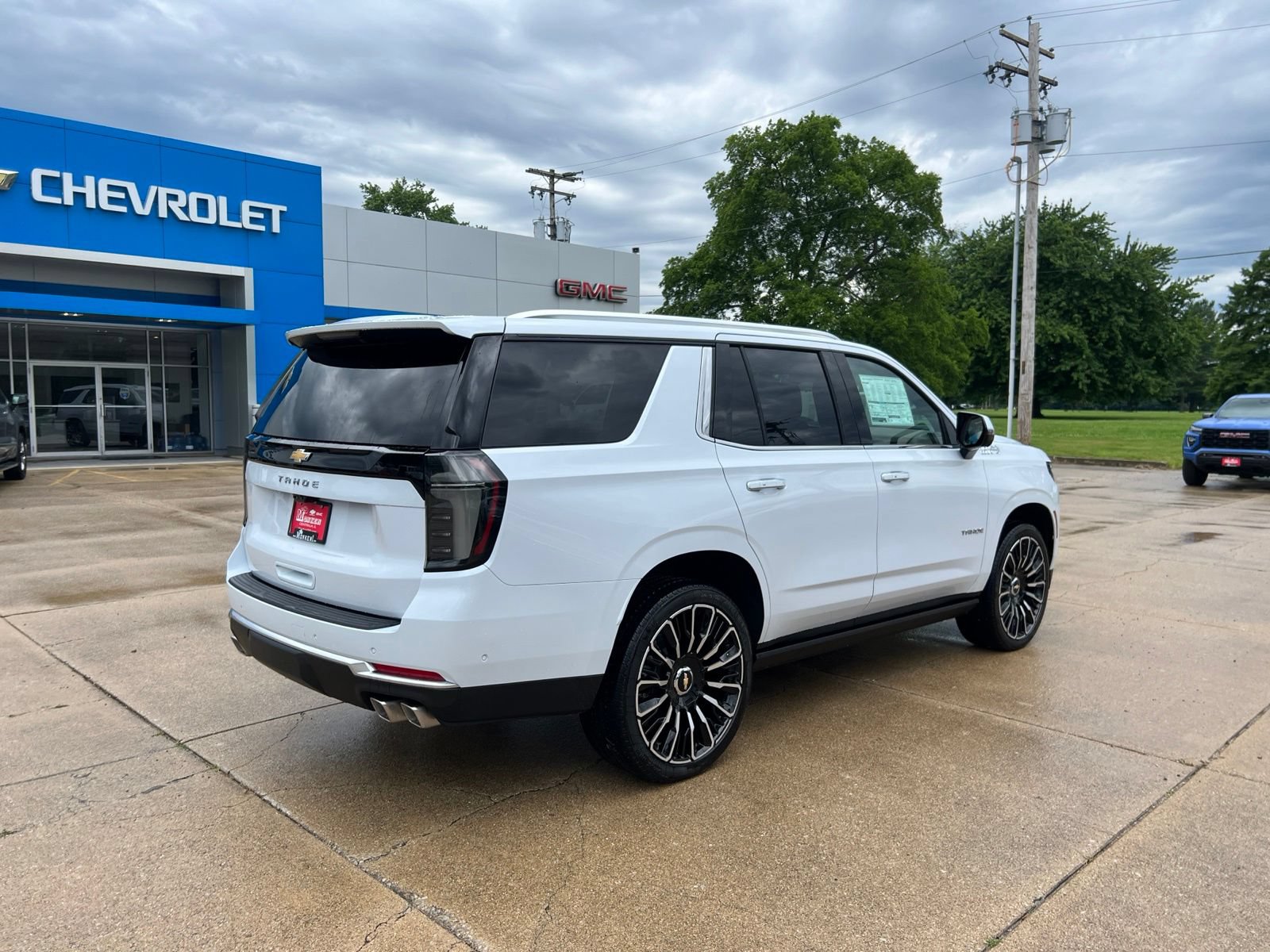 New 2026 Chevrolet Tahoe High Country AWD/4WD image 3