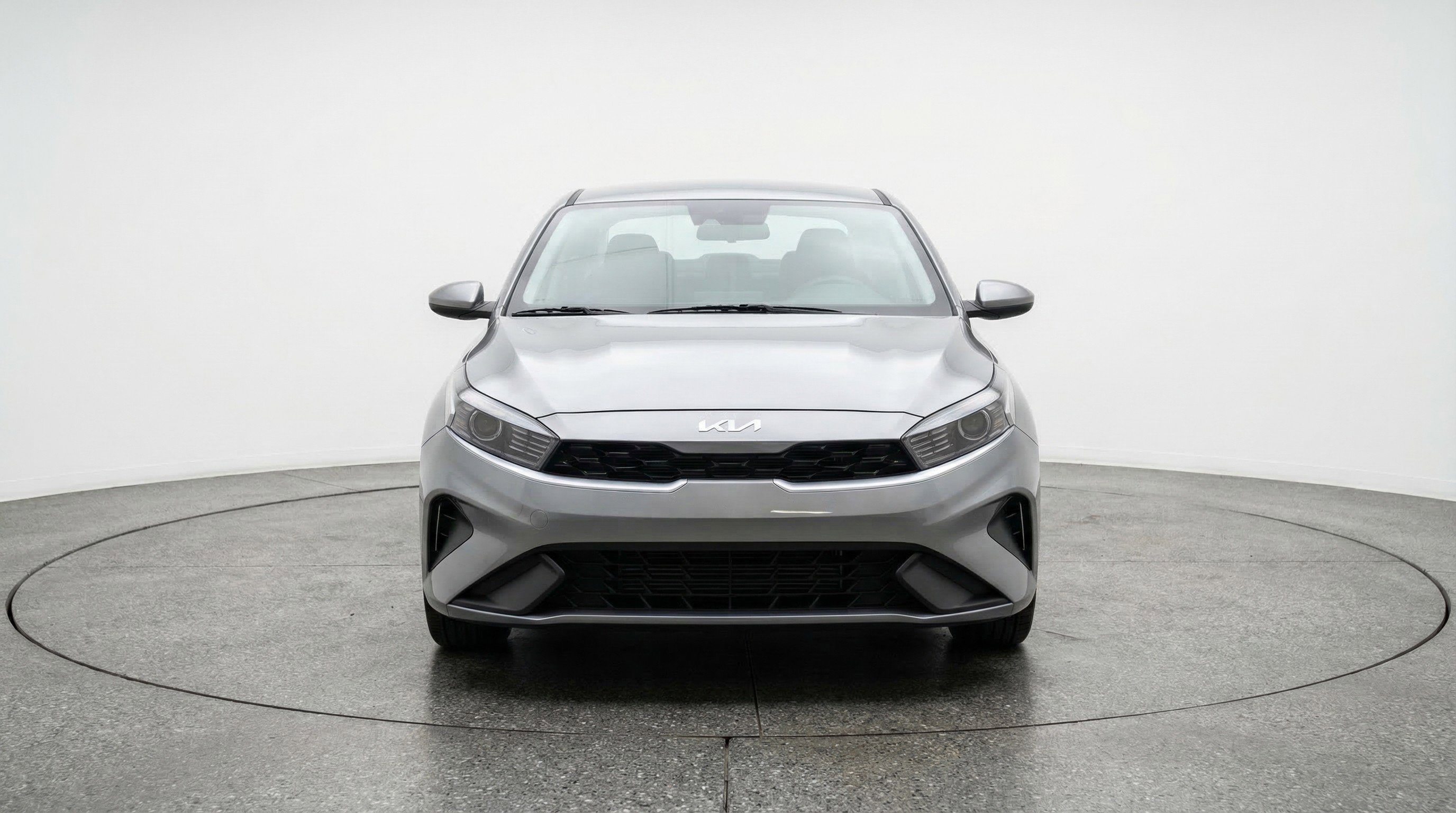 Used 2024 Kia Forte LXS image 2