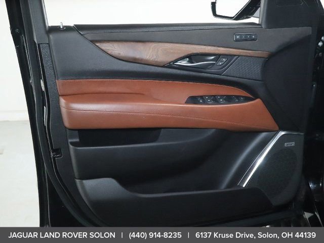 Used 2018 Cadillac Escalade Premium Luxury image 31