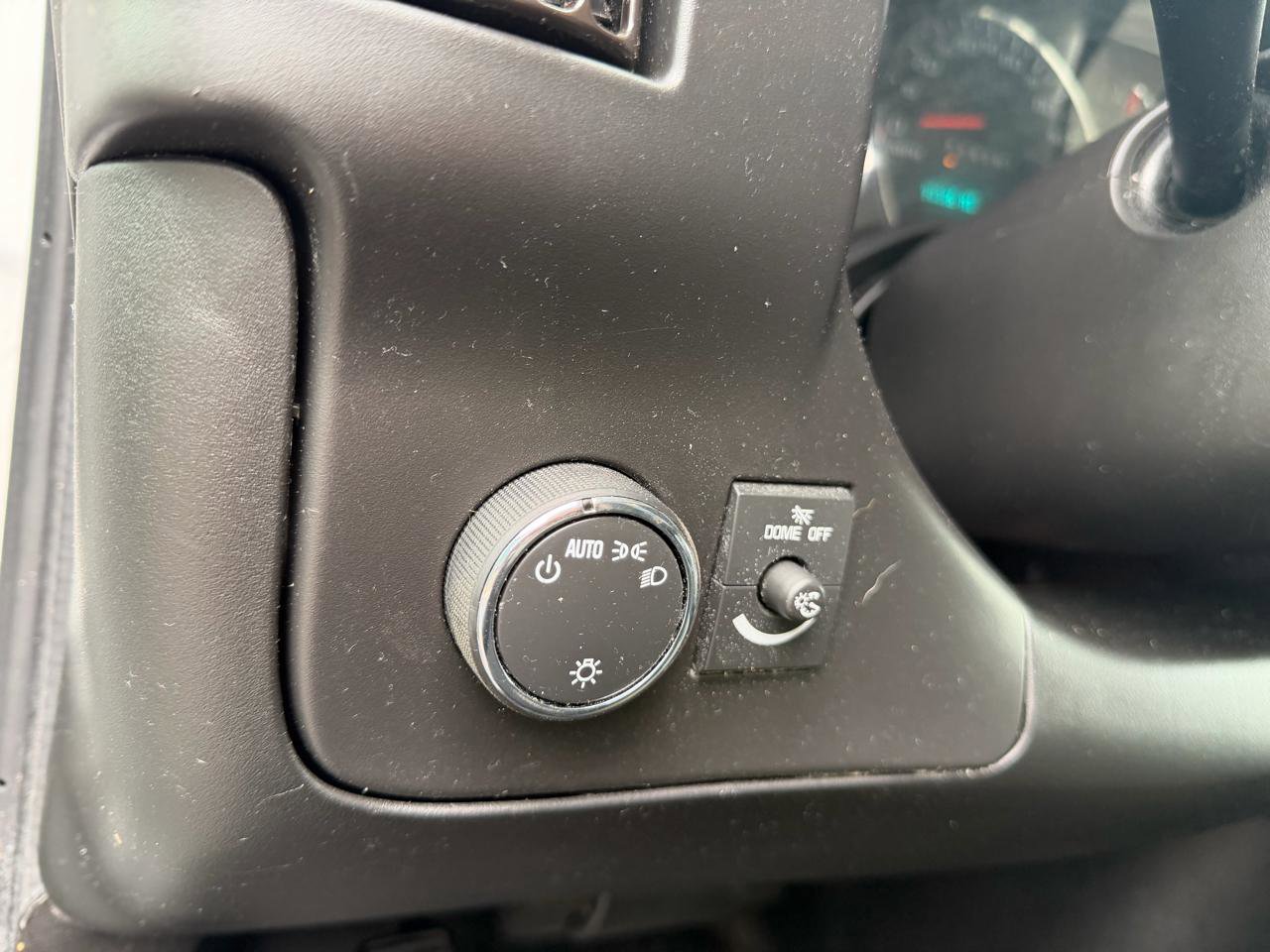 Used 2019 Chevrolet Express 2500 RWD image 17