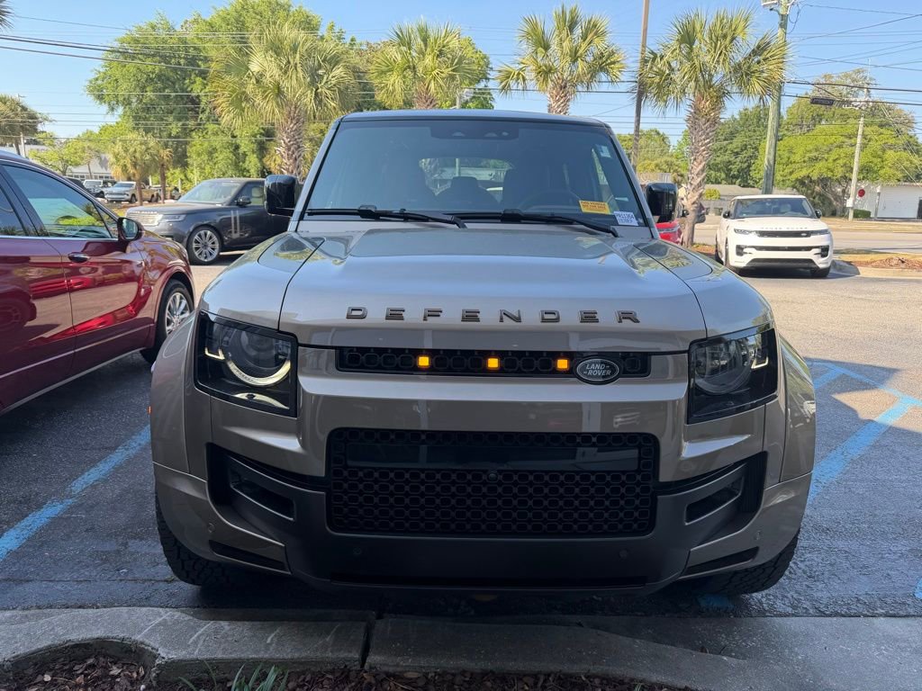 Used 2025 Land Rover Defender 110 image 2