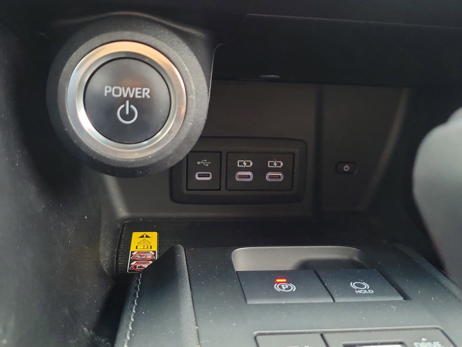 Used 2024 Toyota Venza LE AWD/4WD image 31