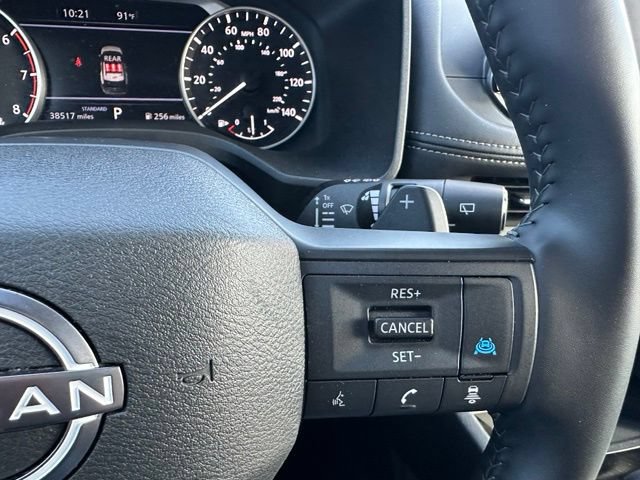 Used 2025 Nissan Rogue SV FWD image 13
