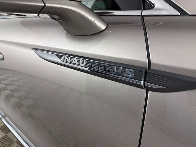 Used 2020 Lincoln Nautilus Reserve w/ Equipment Group 201A AWD/4WD image 17