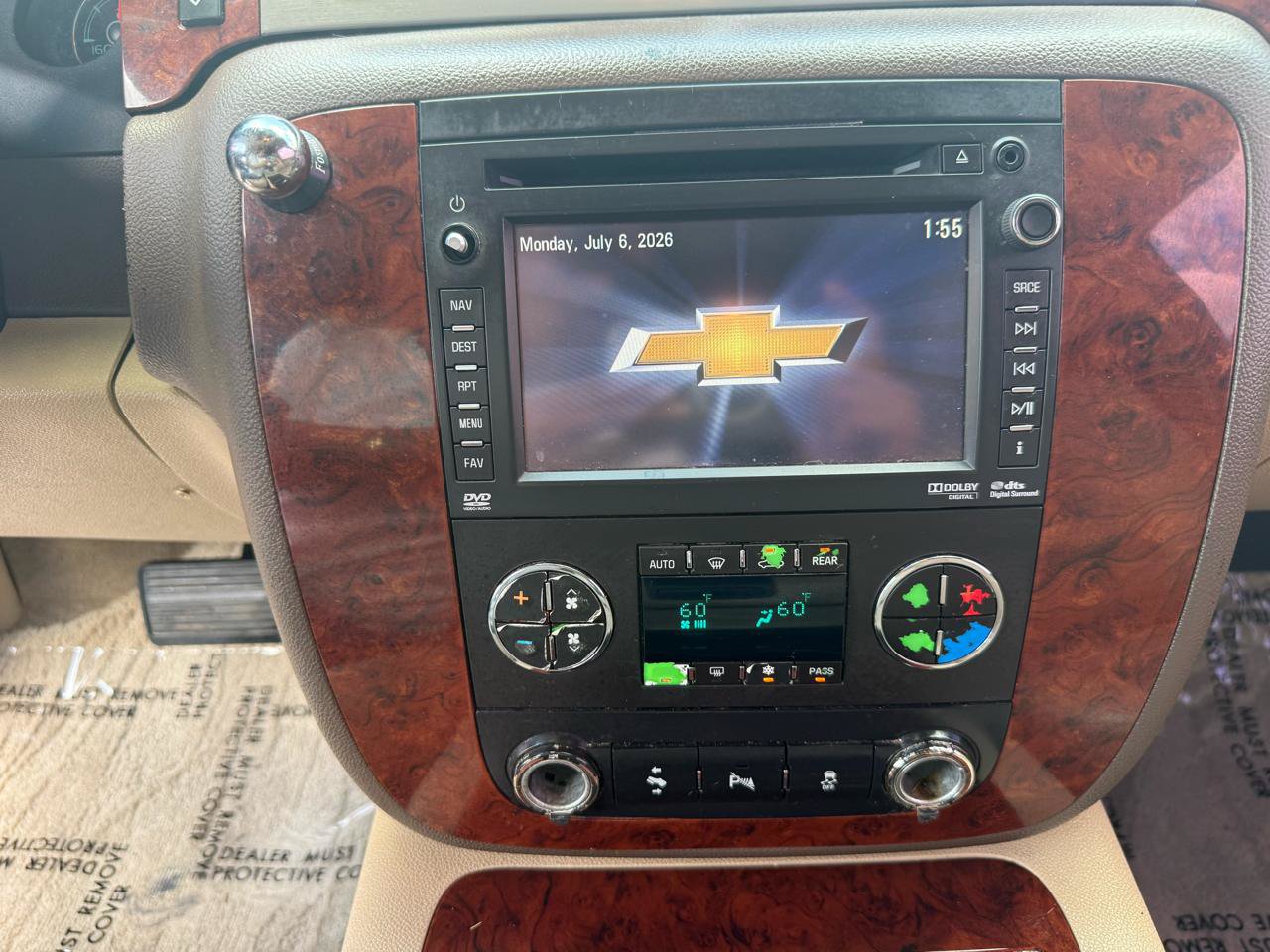 Used 2013 Chevrolet Suburban LTZ RWD image 21