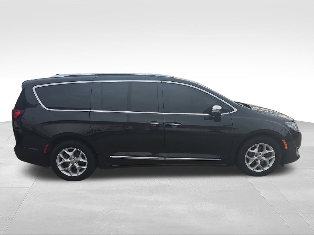Used 2020 Chrysler Pacifica Limited w/ Advanced Safetytec Group FWD image 5