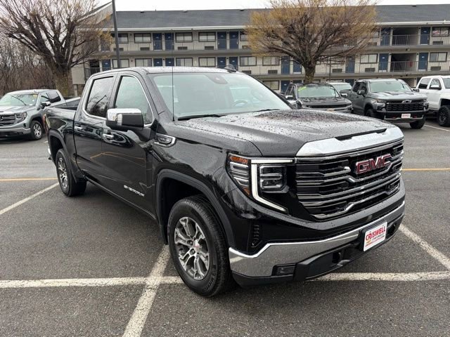 Used 2025 GMC Sierra 1500 SLT image 2