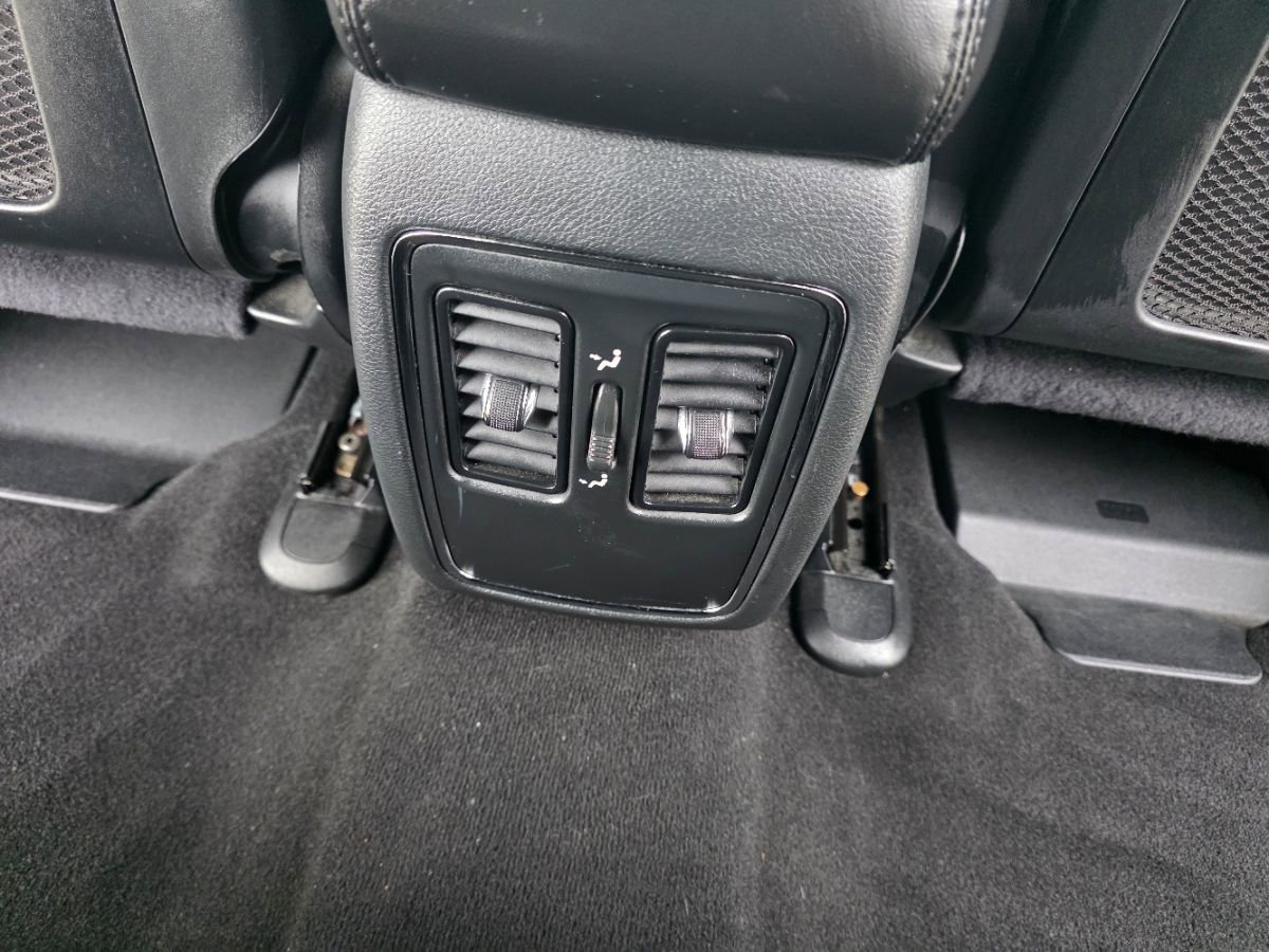 Used 2020 Jeep Grand Cherokee Laredo image 27