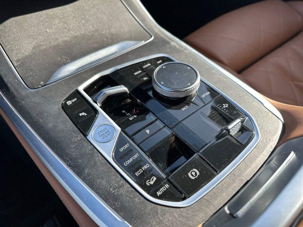 Used 2023 BMW X7 xDrive40i w/ M Sport Package image 37