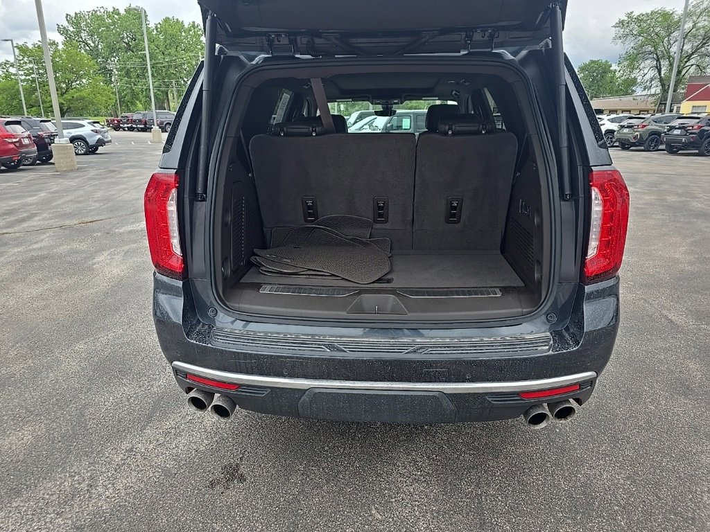 Used 2022 GMC Yukon Denali w/ Denali Premium Package image 11