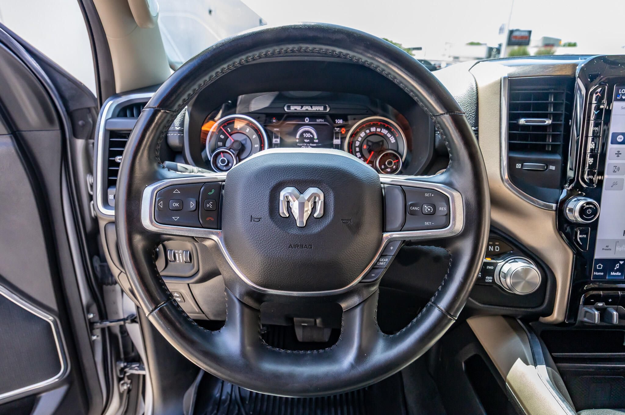 Used 2022 RAM 1500 Laramie AWD/4WD image 15