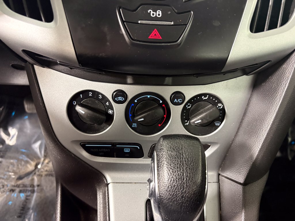 Used 2012 Ford Focus SE FWD image 18