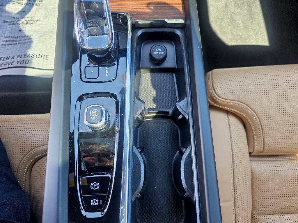 Certified 2025 Volvo V60 B5 Cross Country Ultra AWD/4WD image 48