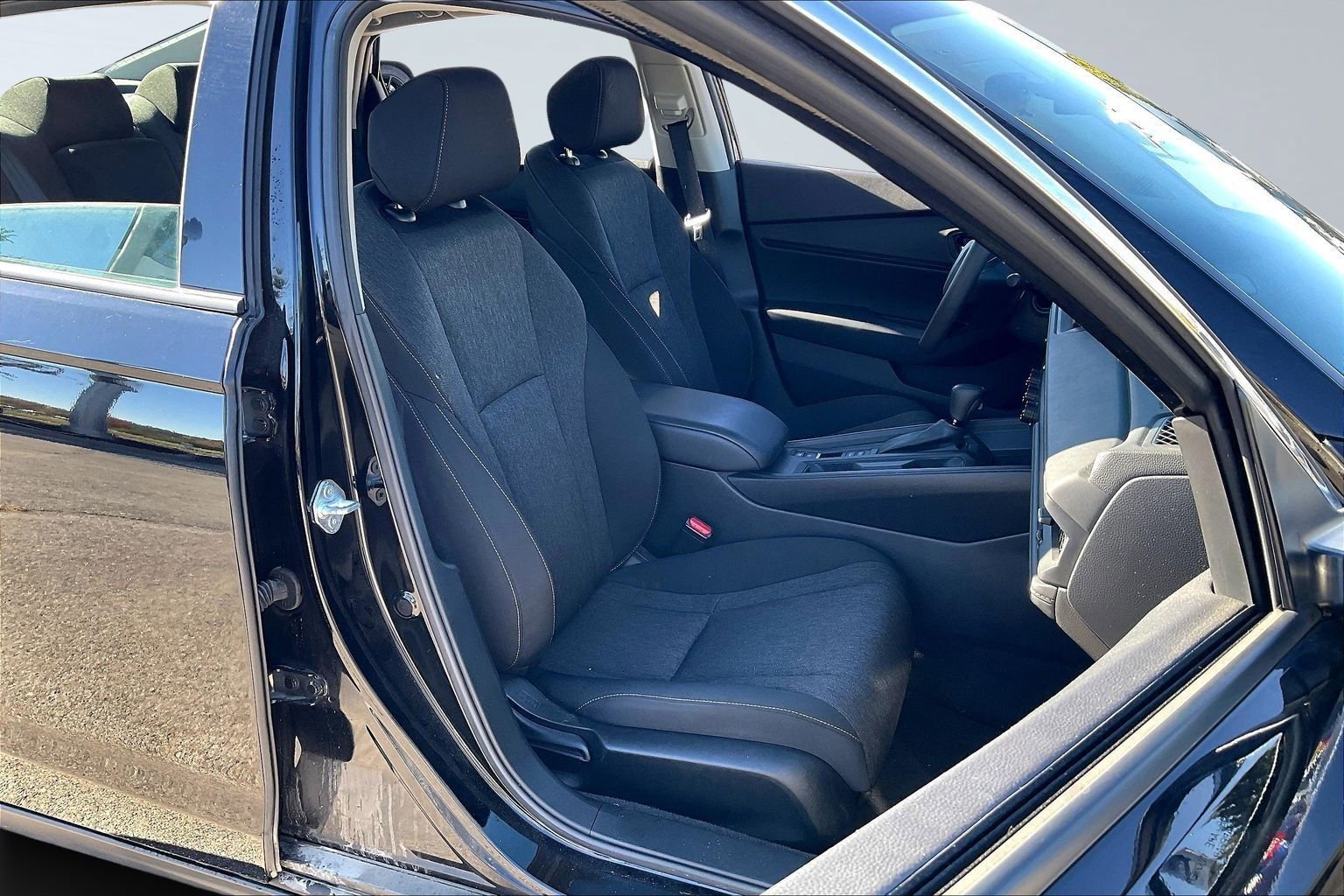 Used 2023 Honda Accord EX image 5