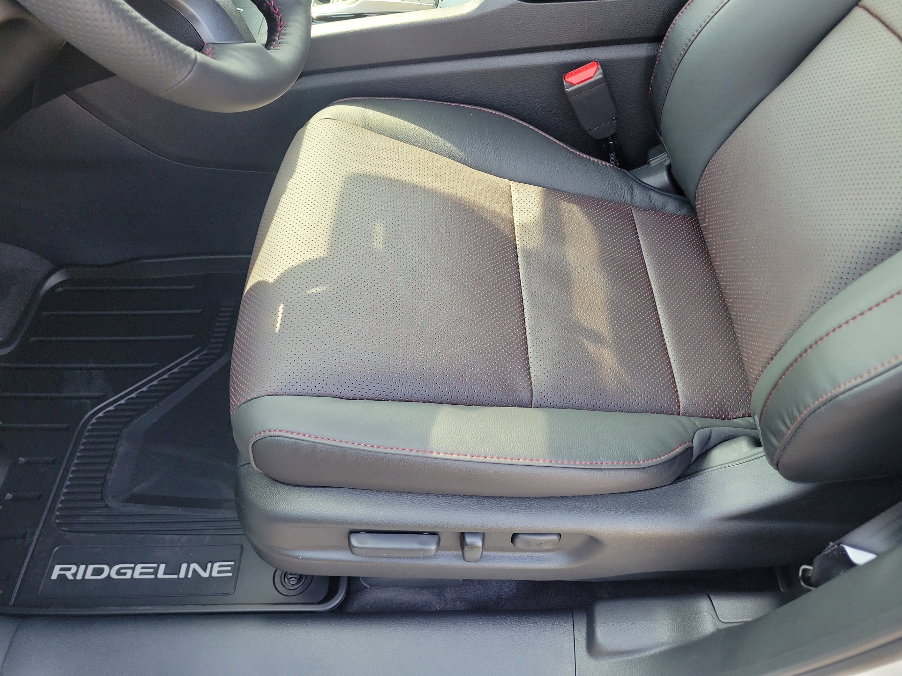 Certified 2026 Honda Ridgeline Black Edition image 26