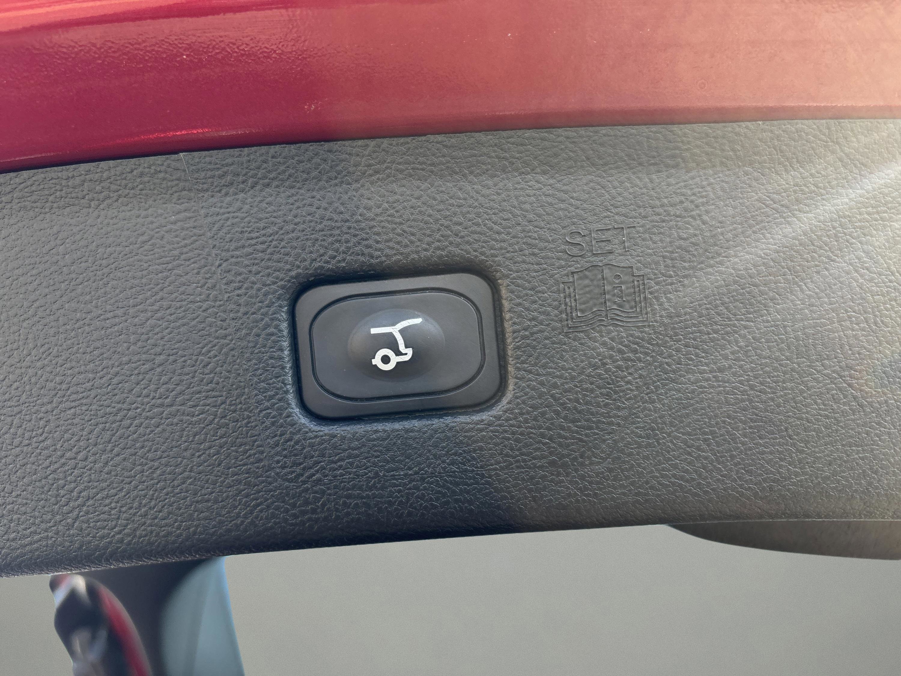 Used 2022 Ford Edge SEL w/ Convenience Package image 16