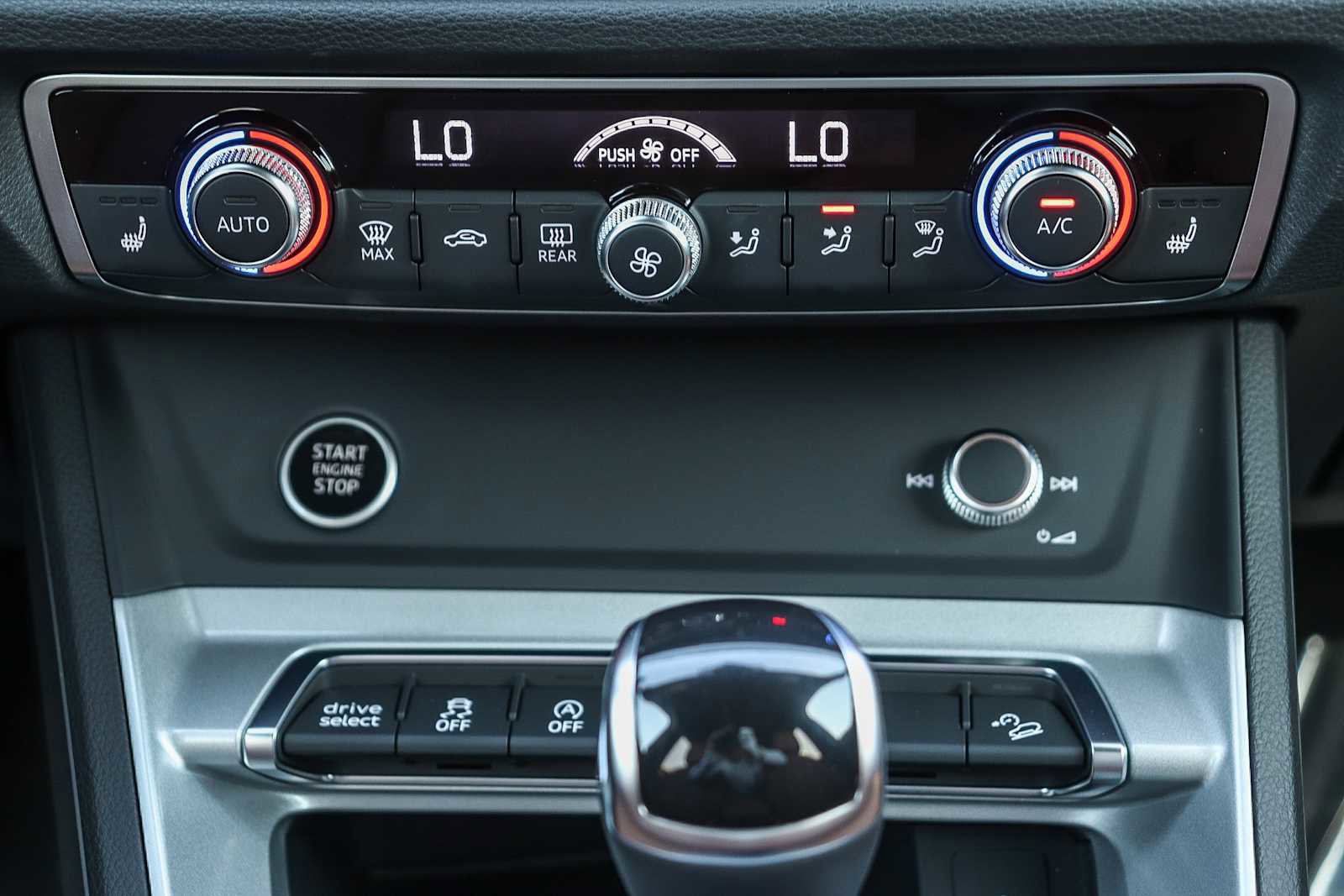 Used 2023 Audi Q3 2.0T Premium w/ Convenience Package image 18