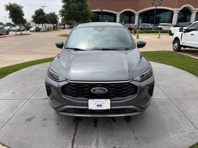Used 2023 Ford Escape ST-Line w/ Tech Pack #1 FWD image 2