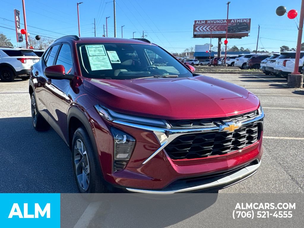 Used 2024 Chevrolet Trax LT w/ Driver Confidence Package image 8